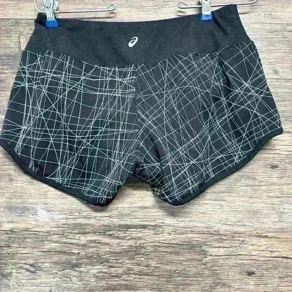 Asics Black Women's Shorts size small - Picture 3 of 3
